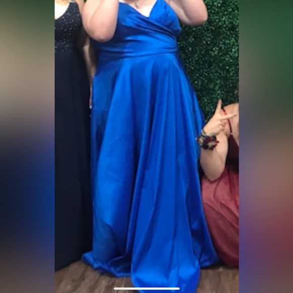 Prom Dress! - Picture 8 of 8